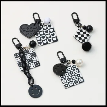 Creative Love Keychain High Cold Black And White Street Bag Pendant Cute Girl Ear Shell Accessories