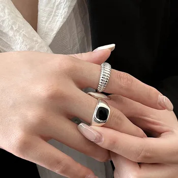 New Trendy 2022 Черна смола Геометрична квадратна проста кръгла настройка на размера Пръстени за пръсти за жени Мъже пънк модни бижута подарък